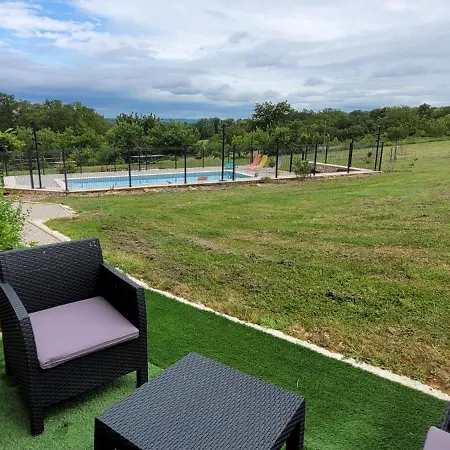 Le Petit Nid Du Quercy Bed & Breakfast Anglars-Nozac
