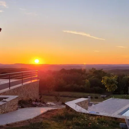 Bed & Breakfast Le Petit Nid Du Quercy